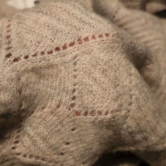 Astr The Label Ladies Diamond Pattern Sweater in Oatmeal - Size XS - Picture 8 of 8